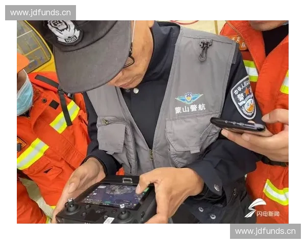 智能登山定位设备助力安全探险实现精准导航与高效求救